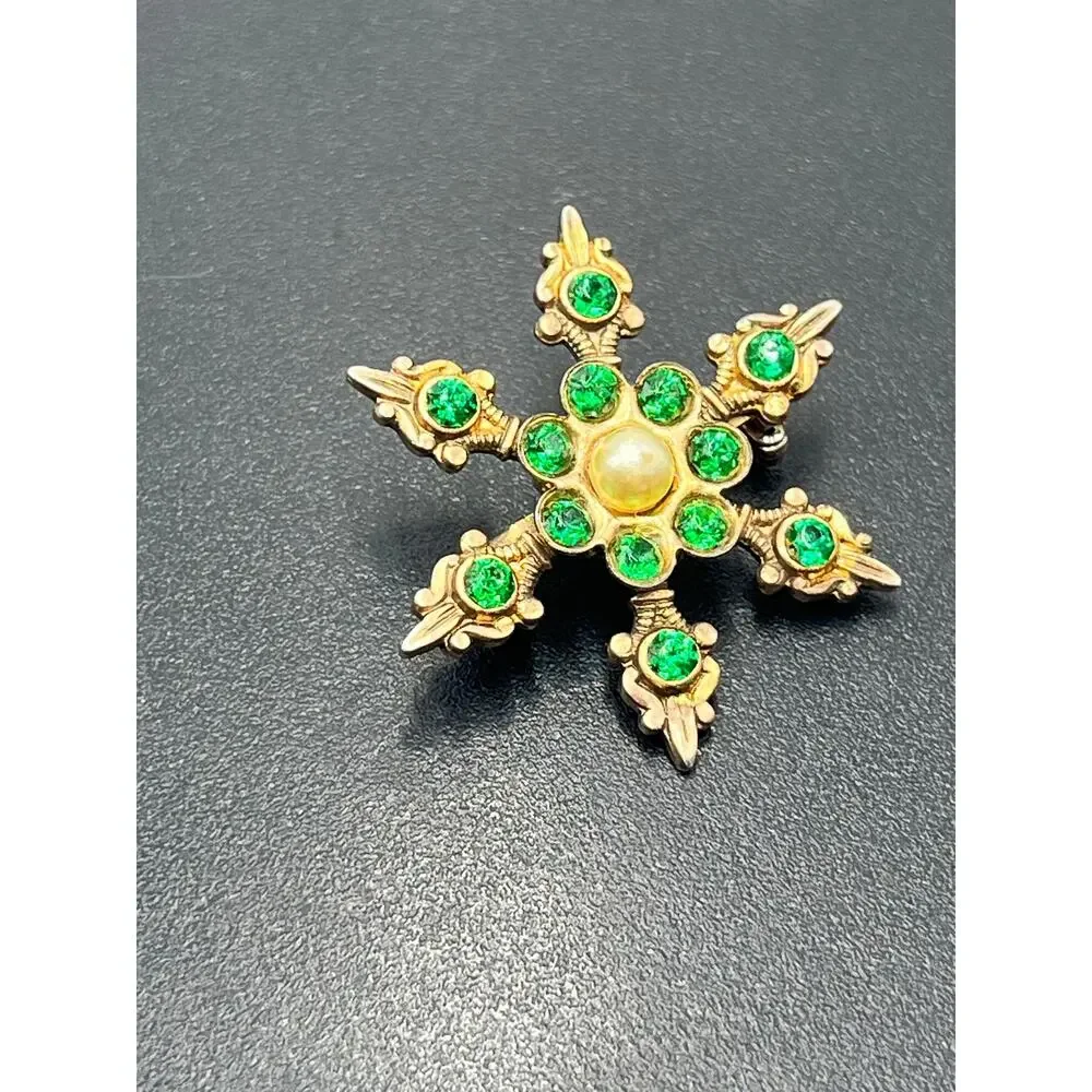 Vintage Emerald Green Prong Set 6‎ Pointed Faux Pearl Brooch Pin Gold Tone